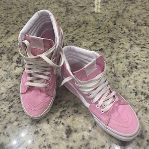 Vans World’s #1 Skateboard Shoe / U.S. Men Size: 6.5 / U.S. Women Size: 8.0